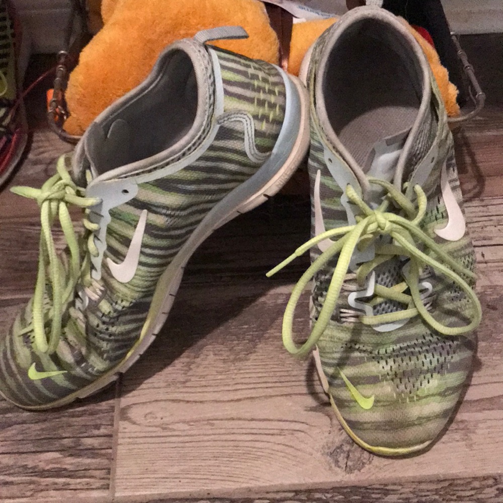 Nike Free fit shoes